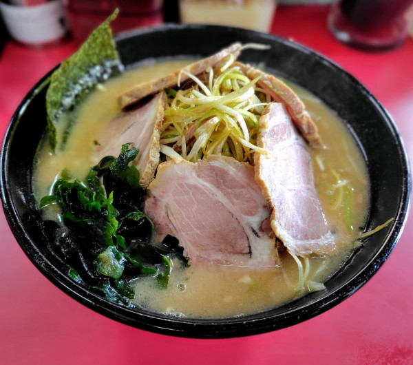「ネギチャーシューメン 1380円」@ラーメンショップ 大師店の写真
