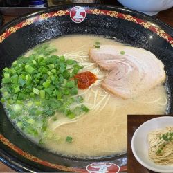 屋台930円、替え玉100円