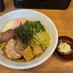 醤油混ぜそば1100円