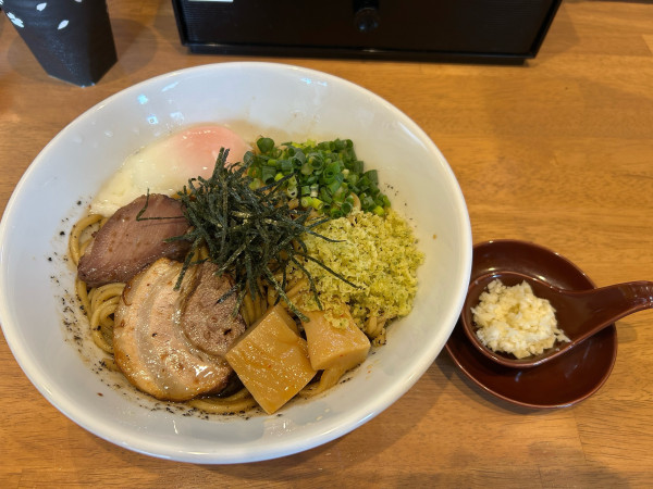 「醤油混ぜそば1100円」@麺処 湯咲の写真