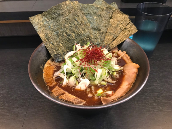 「焼あごらーめん（醤油） 950円＋クーポン海苔」@麺屋なにがしの写真