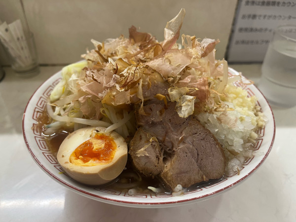 「辰醤油ラーメン(中)+野菜少なめ」@らーめん辰屋の写真