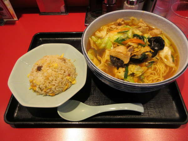 「限定スタミナニラ辛醤ラーメン＋小チャーハン付き（１２８０円）」@珍来 ひたち野東店の写真