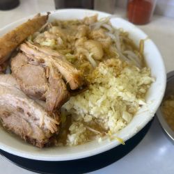 ラーメン半分脂生卵