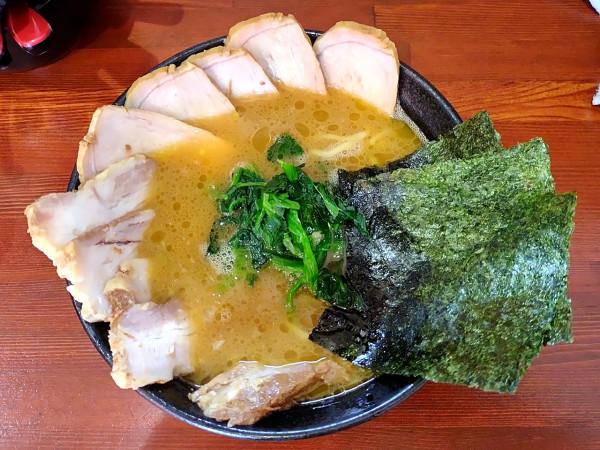 「ラーメン バラチャーシュー 5枚」@横浜家系らーめん 天王家 寒川総本店の写真