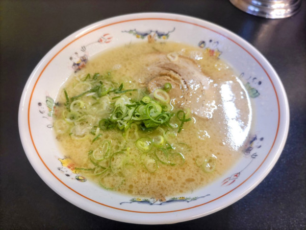 「とんこつらーめん 650円」@大森家 早良店の写真