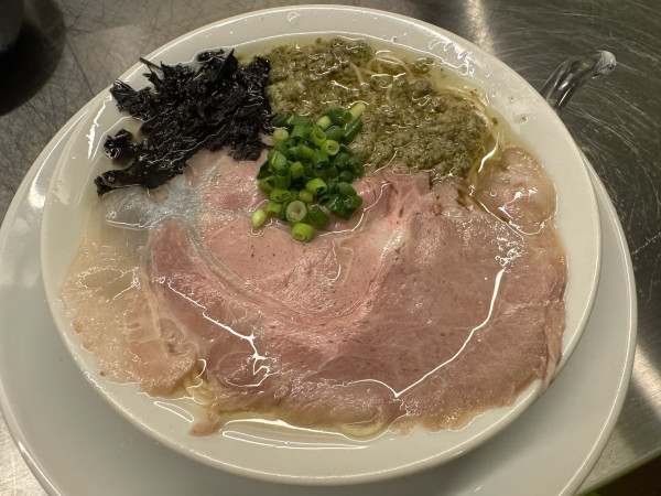 「牡蠣塩〆のミニラーメン　680」@むかん  錦糸町店の写真