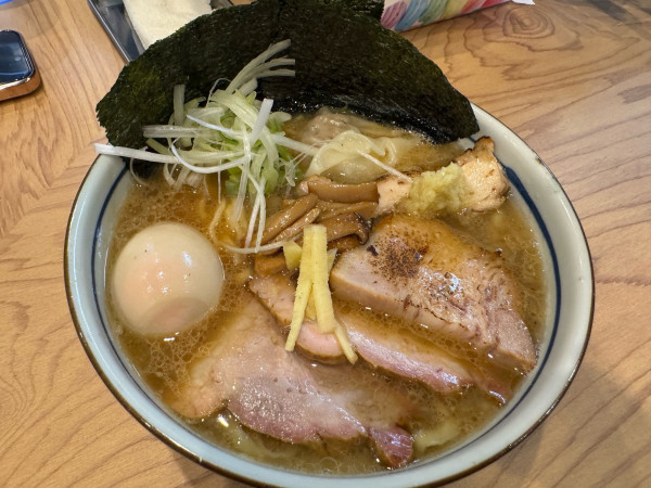 「特性生姜醤油ラーメン　1350」@ラーメンパーク あずーるの写真