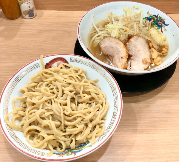 「小ラーメン1000円　つけ麺100円」@ラーメン豚山 金沢文庫店の写真