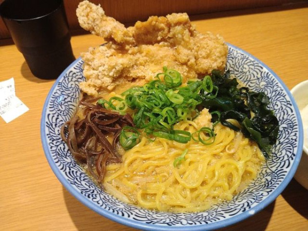 「鶏ザンギのせ札幌味噌ラーメン」@麺や 虎鉄 京都拉麺小路店の写真