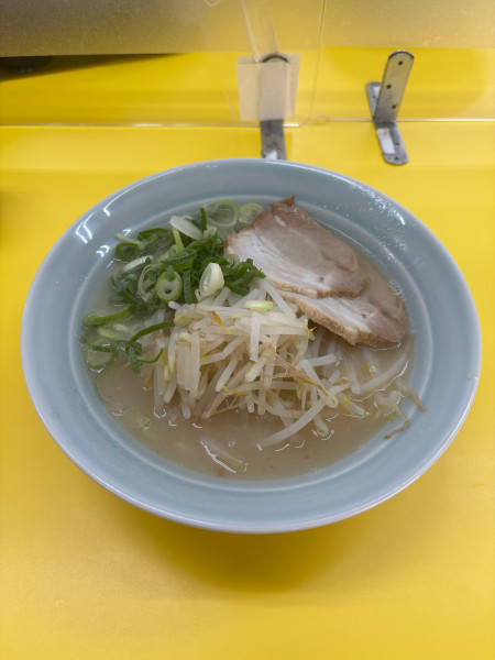 「塩とんこつもやしラーメン」@ラーメン味心の写真