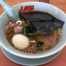 味噌ラーメン(多め、濃いめ)+クーポン味玉、コロチャー 690円