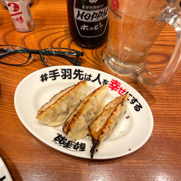 「伝説の餃子（3個）」@居酒屋革命 酔っ手羽 川崎仲見世通り店の写真