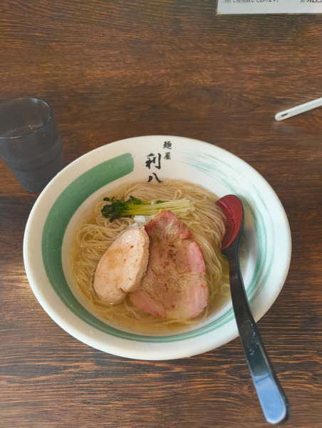 「冷やしらぁめん 塩 1050円」@自家製麺 麺屋 利八の写真