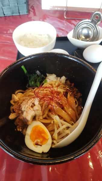 「冷やし坦々まぜそば+追い飯セット」@居食屋かぶきの写真