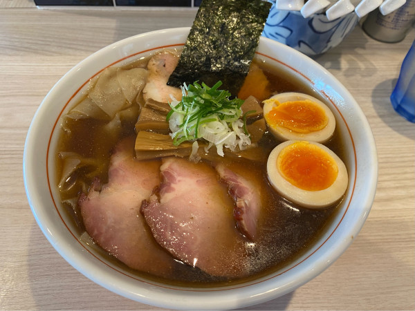 「特製醤油そば（手揉み麺1,300円）+駐車券提示で大盛無料」@Ramen 博し光るの写真