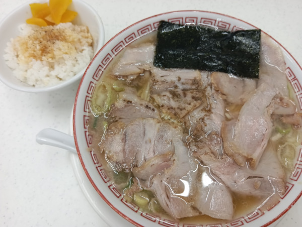 「中華そば+半ライス(¥930+無料)」@マルショーラーメン ヨドバシAkiba店の写真