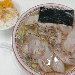 中華そば+半ライス(¥930+無料)