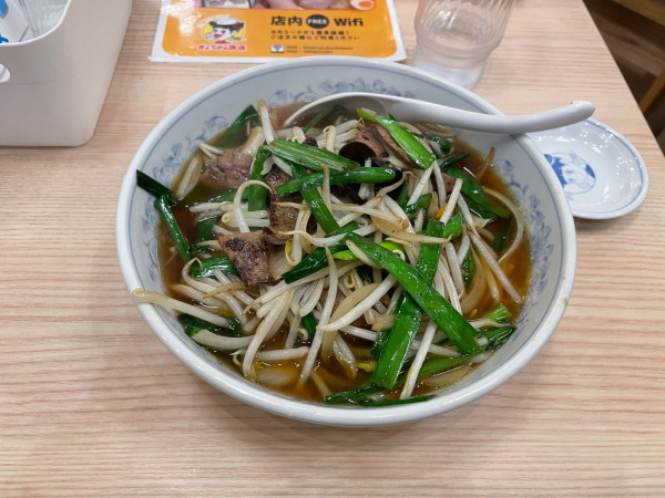「レバニララーメン（7月限定）」@ぎょうざの満洲 小江戸館の写真