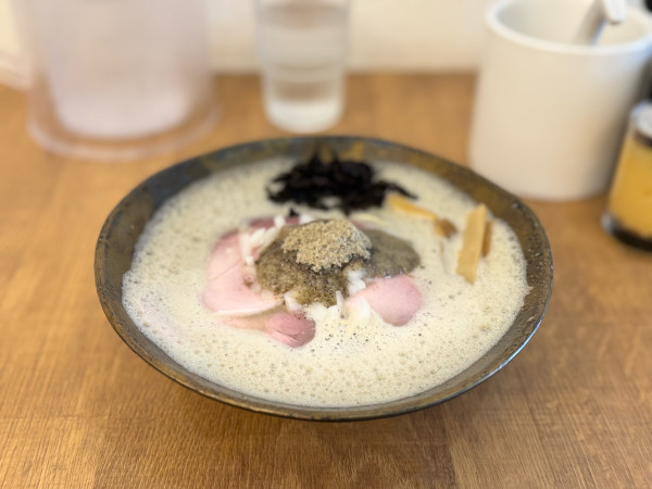 「特製極泡煮干し麺」@ど煮干し和渦製麺の写真