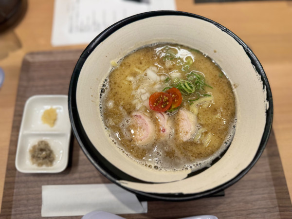 「鶏白湯煮干し(醤油) 1300円」@濃厚鶏白湯らーめん 登龍門の写真