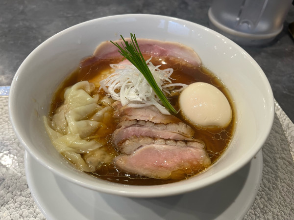 「中華蕎麦　特上」@宍道湖しじみ中華蕎麦 琥珀 池袋店の写真