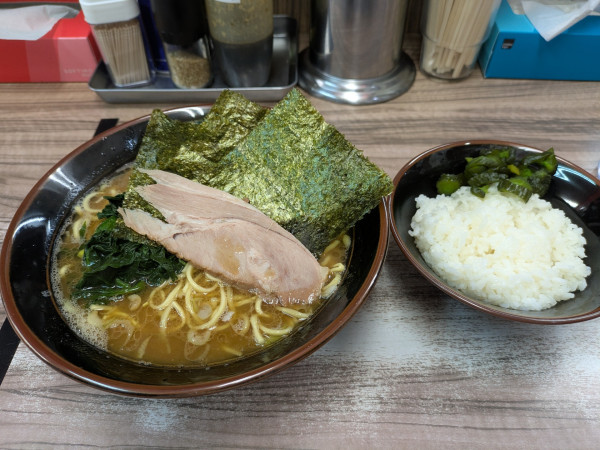 「ラーメン中盛　ライス中」@武蔵家 富士見店の写真