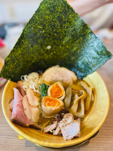 「あってり煮干し、全部入り、平打ち麺に変更」@あってりめんこうじの写真