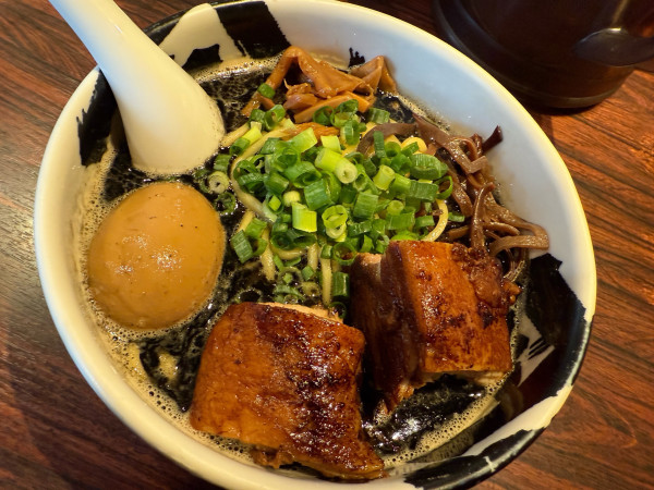「黒武骨ら〜麺」@麺屋武蔵 武骨の写真