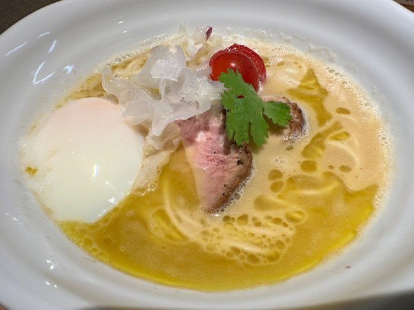 「【限定】白トリュフ香る鶏白湯らぁめん【1400円】」@焼あご煮干しらぁめん 碧猫の写真