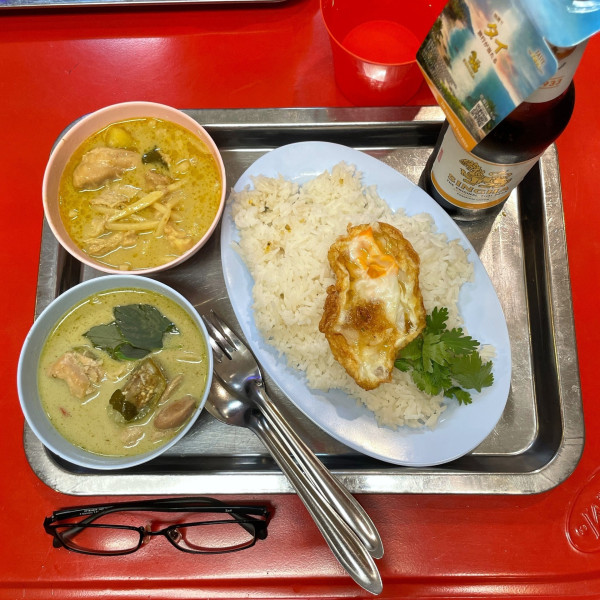 「2種盛り(グリーンカレー・イエローカレー)」@タイごはん 泉州屋台の写真