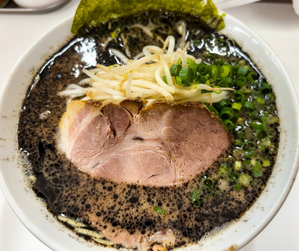 「黒らーめん」@ぶたまるきの写真