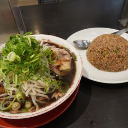 中華そば(並)＋焼きめし(並) ＋生玉子