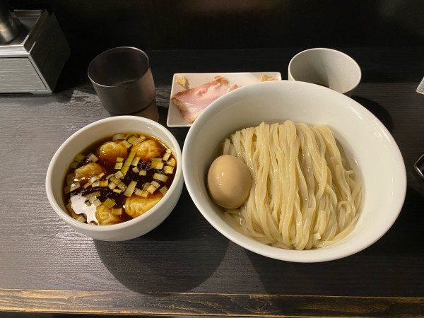 「つけそば 大盛 ワンタン5個 味玉」@横浜中華そば 維新商店の写真