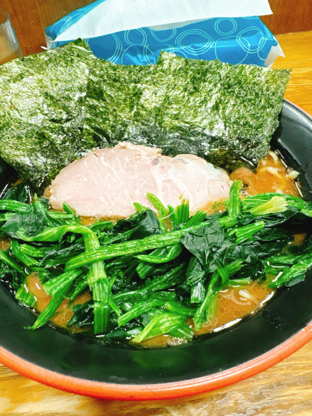 「ラーメン　ほうれん草トッピング」@麺家 紫極の写真