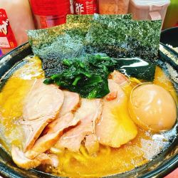 チャーシュー麺　卵トッピング