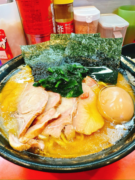 「チャーシュー麺　卵トッピング」@家系総本山 ラーメン吉村家の写真