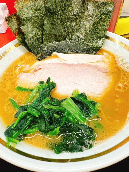 「ラーメン」@王道家直伝 との丸家 越谷店の写真