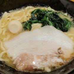 ラーメン（醤油：950円）