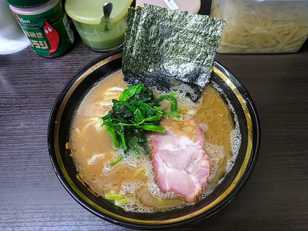 「ラーメン 並」@横濱家系ラーメン 勝鬨家の写真