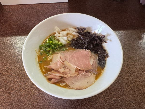 「【限定】濃厚 牛深(カマス×タイ)塩+限定和え玉」@2番ライト 煮干男の写真