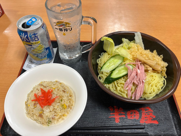 「だし旨冷やし中華＋大盛り＋ミニチャーハン＋缶チューハイ」@大衆食堂 半田屋 サンシャインスクウェア小名浜店の写真