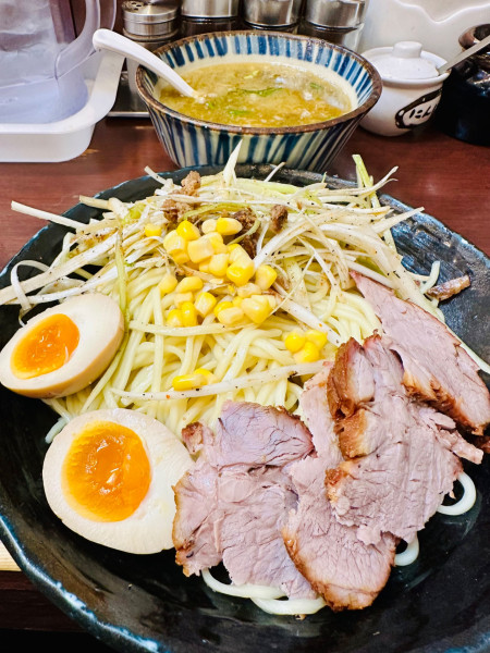 「つけ麺らいおんチャーシュー【1470円】」@らいおん 府中本店の写真