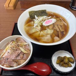 ワンタンメン　醤油　ミニチャーシュー丼セット