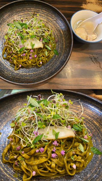 「アワビの肝のソースの和えそば(蛤スープ付)¥2000」@稲荷屋の写真