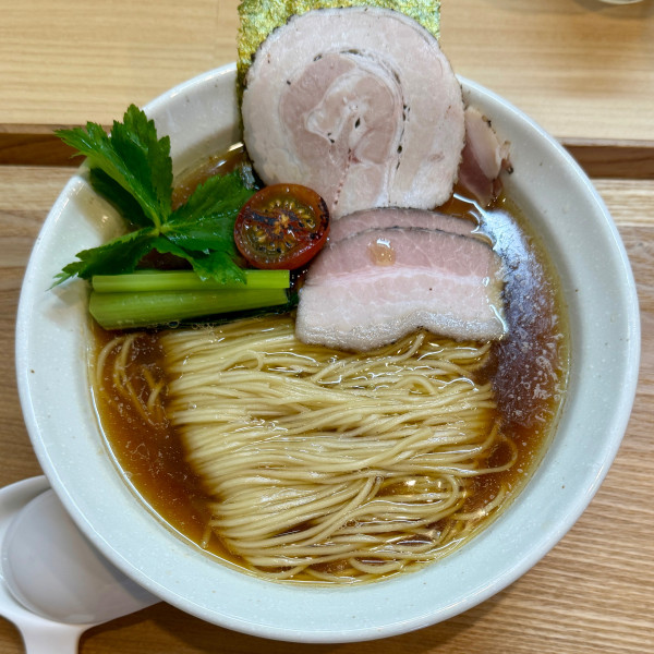 「特中華淡麗煮干し醤油」@中華そば うお静の写真