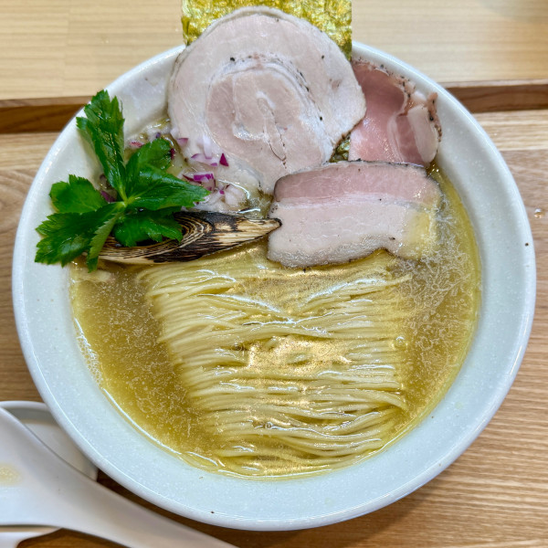 「上中華伊豆塩と柚子」@中華そば うお静の写真