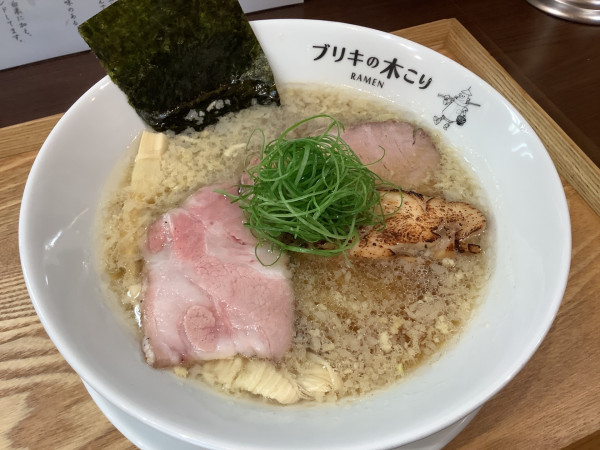 「ニンニクらーめん（醤油）1050円」@RAMEN ブリキの木こりの写真