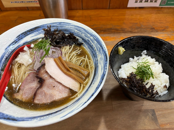 「【夏季限定】冷やし煮干そば1000円、〆のお茶漬け150円」@麺屋 むじゃきの写真