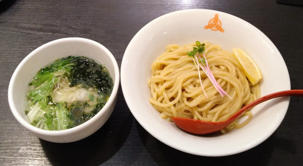 「冷やし鯛だし塩つけ麺【限定】+ライス小」@つけ麺専門店 三田製麺所 新宿東口店の写真